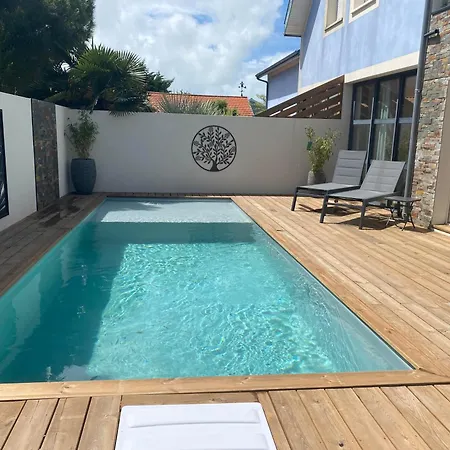 300m De La Mer, Piscine Et